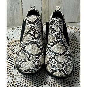 Women’s Alexis Bendel Snake Print Ankle Booties Size 8.5 M NICE sku 3040